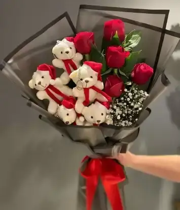 Mini Teddy Bear & 5 Gül